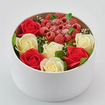 SKUINA Мыло ручной работы Цветочная композиция из роз и тарталетки 250.0