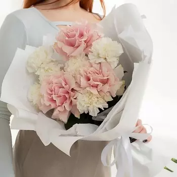 SORRYCH Букет из розовой французской розы и белой гвоздики