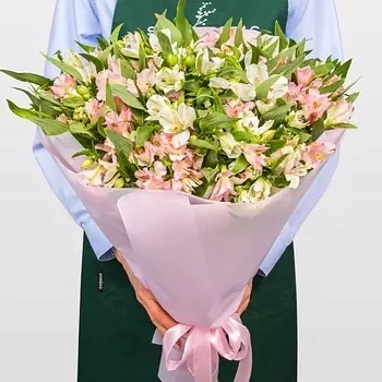 STUDIO FLORISTIC Букет Альстромерий «Крылья рассвета»