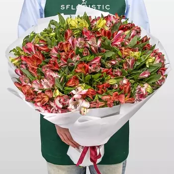 STUDIO FLORISTIC Букет Альстромерий «Сердце в цвету»