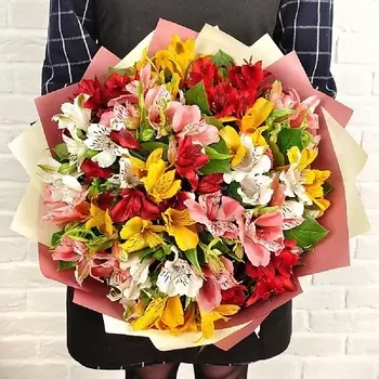 STUDIO FLORISTIC Букет из альстромерий "Вместо тысячи слов"