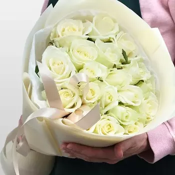 STUDIO FLORISTIC Букет из белых Роз 60 см «Жемчужная радость»