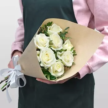STUDIO FLORISTIC Букет из белых Роз 60 см «Феба»