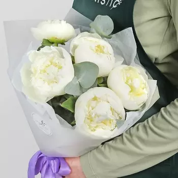 STUDIO FLORISTIC Букет из Пионов и Эвкалипта «Пастельный сон»