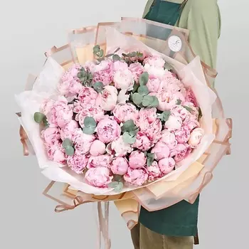 STUDIO FLORISTIC Букет из Пионов и Эвкалипта «Розовый лимонад»