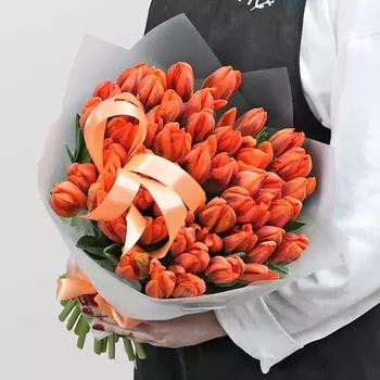 STUDIO FLORISTIC Букет из Тюльпанов «Хургада»