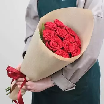 STUDIO FLORISTIC Букет красных Роз 11 шт «Манящей»