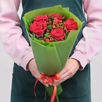 STUDIO FLORISTIC Букет красных Роз «Красная Шапочка»