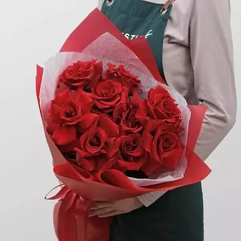 STUDIO FLORISTIC Букет красных Роз «Сириус»