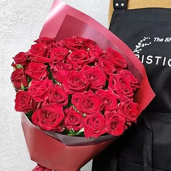 STUDIO FLORISTIC Букет красных Роз «Страстной»