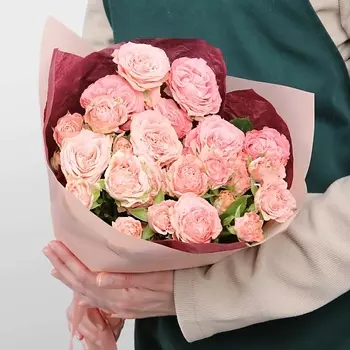 STUDIO FLORISTIC Букет кустовых Роз «Розовый шелест»