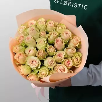 STUDIO FLORISTIC Букет Роз Кения 31 шт «Пробуждение чувств»