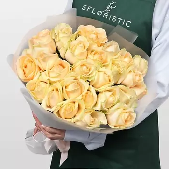 STUDIO FLORISTIC Букет Роз Россия 25 шт «Чистая гармония»