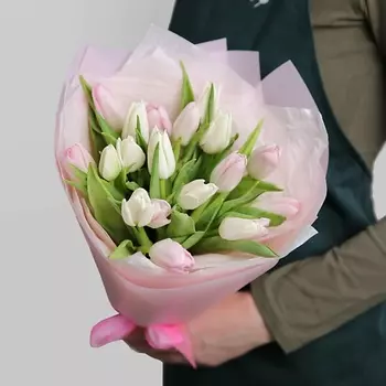 STUDIO FLORISTIC Букет Тюльпанов «Нежный возраст»