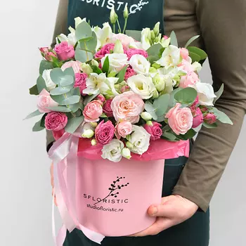 STUDIO FLORISTIC Композиция из Роз, Альстромерии и Эустомы «Мир счастья»