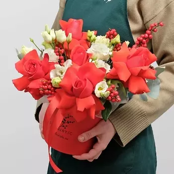 STUDIO FLORISTIC Композиция из Роз и Эустомы «Амалия»