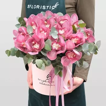 STUDIO FLORISTIC Композиция из розовых Орхидей Лола