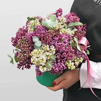 STUDIO FLORISTIC Композиция из Сирени «Анабель» с эвкалиптом