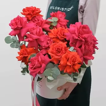 STUDIO FLORISTIC Композиция Роз «Амбассадор»