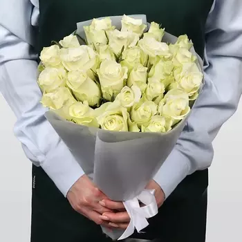 STUDIO FLORISTIC Роза Кения белая 25шт 40 см