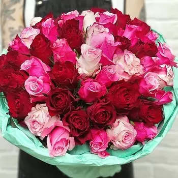 STUDIO FLORISTIC Роза Кения красно-розовый микс 51 шт 40 см