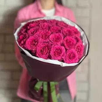 СТУДИЯ ЦВЕТОВ ЛАРИСЫ БАЛАШОВОЙ Букет из 25 розовых роз «Романтика»