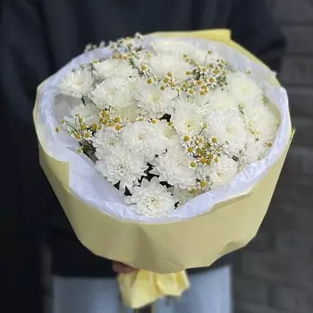 СТУДИЯ ЦВЕТОВ ЛАРИСЫ БАЛАШОВОЙ Букет из 5 кустовых хризантем и 4 кустовых ромашек