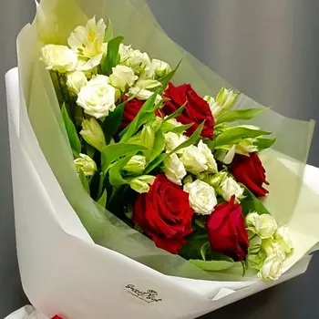 SWEET SOFI СТУДИЯ ЦВЕТОВ Букет с розами и Альстромерией