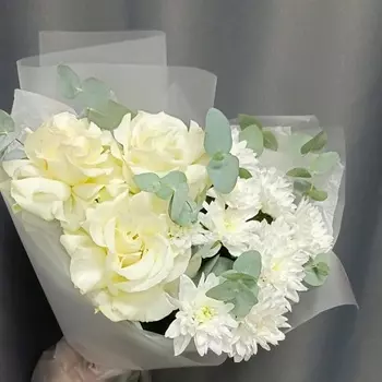 SWEET SOFI СТУДИЯ ЦВЕТОВ Воздушный букет французская роза, хризантема и эвкалипт