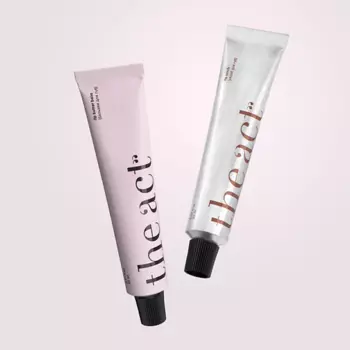 THE ACT Набор Бальзам для губ увлажняющий и скраб кофейный