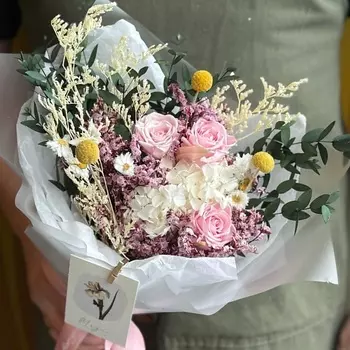 TOOTFLOWERS Розовый букет из стабилизированных цветов