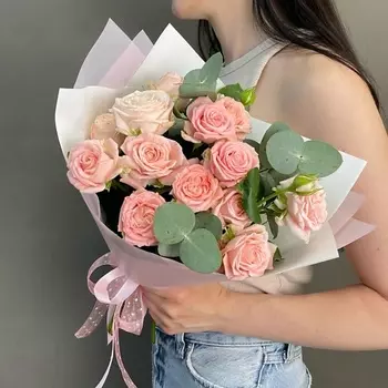 ВАУ, БУКЕТ! Букет из кустовой пионовидной розы Мадам Бомбастик