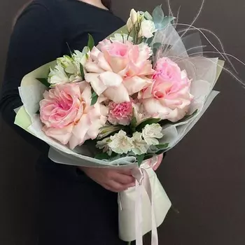 ВАУ, БУКЕТ! Розы розовые французские с альстромерией и стифой