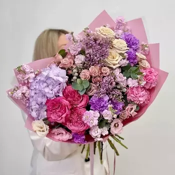 VERB’A Большой авторский букет с премиальными розами, ароматной сиренью, маттиолой и розами