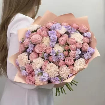 VERB’A Букет из кустовой розы, маттиолы и диантусов - «Моя королева»