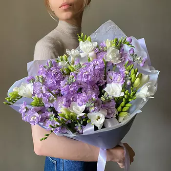 VERESK Ароматный лавандовый букет из фрезий и маттиолы. Veresk 302