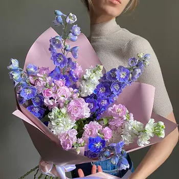 VERESK Нежный букет, голубой дельфиниум и ароматная маттиола. Veresk 206