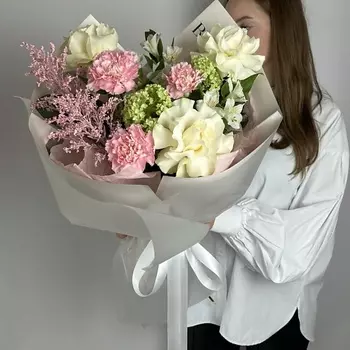 VLSHBN FLOWERS STATE Авторский весенний букет с Розой , Альстромерией , гвоздикой , солидаго