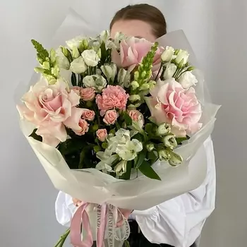 VLSHBN FLOWERS STATE Авторскиймй букет с розами , эустомой , альстромерией