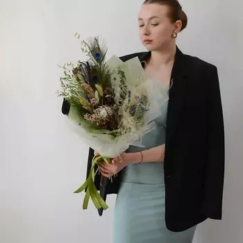 VLSHBN FLOWERS STATE Букет из сухоцветов с перьями павлина