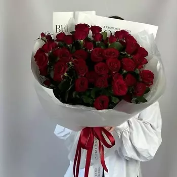 VLSHBN FLOWERS STATE Монобукет из 11 бордовых кустовых роз