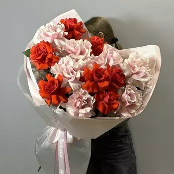 VLSHBN FLOWERS STATE Монобукет из красных-розовых Французских Роз