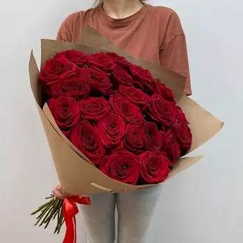 WISTERIA 25 красных роз России 70