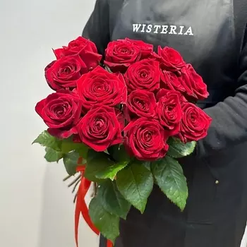 WISTERIA Букет 15 красных роз