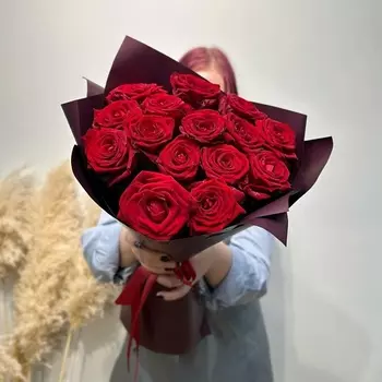 WISTERIA Букет 15 красных роз
