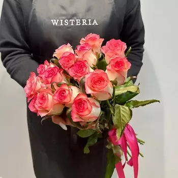 WISTERIA Букет 15 роз Джумилия