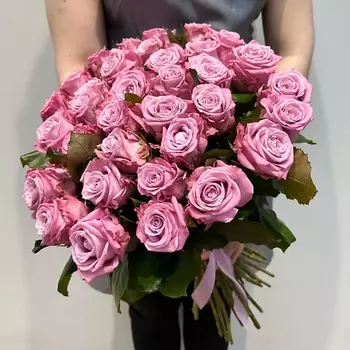 WISTERIA Букет 35 фиолетовых роз