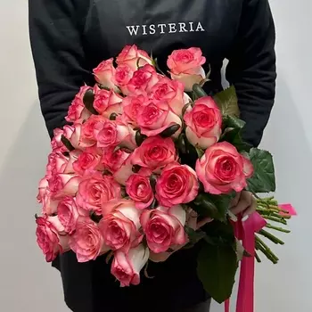 WISTERIA Букет 35 роз Джумилия