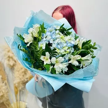 WISTERIA Букет гортензия, альстромерия и зелень