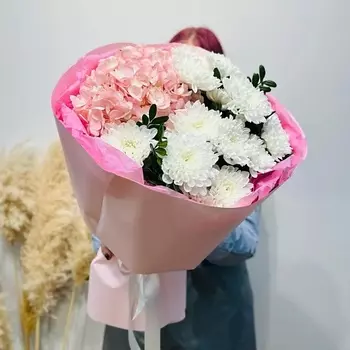 WISTERIA Букет гортензия и хризантема с зеленью